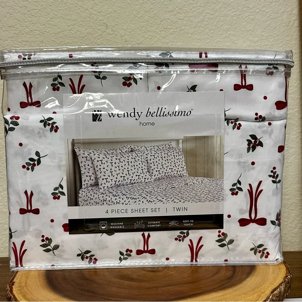 NWT-Twin Size Wendy Bellissimo White Sheet Set W/Red Bows & Green Sprig Accents